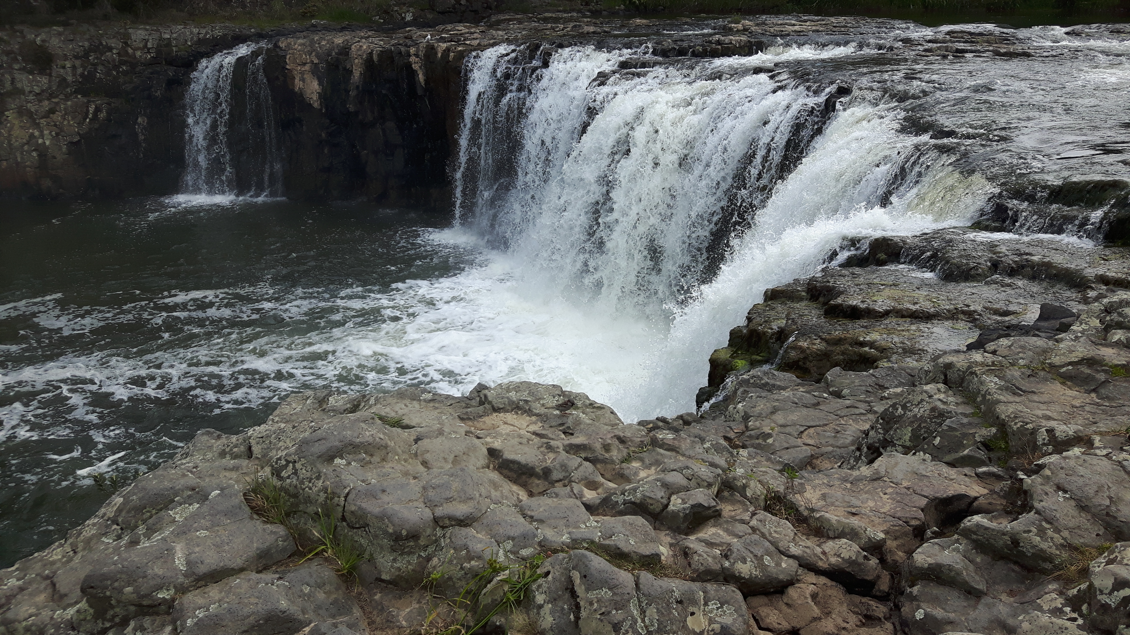 Haruru falls